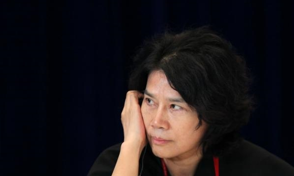 董明珠再放豪言：買了格力手機就不會放手