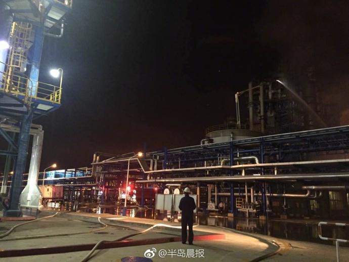 600余名消防官兵趕赴中石油大連石化分公司 明火全撲滅