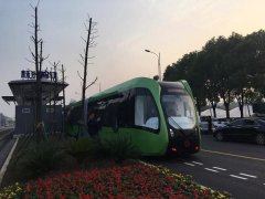 棒呆 | 這輛車神了！走虛擬軌道 可無人駕駛 你想去體驗(yàn)嗎？