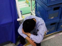 讓上夜班的值班設(shè)備人睡在床上，可不可行？
